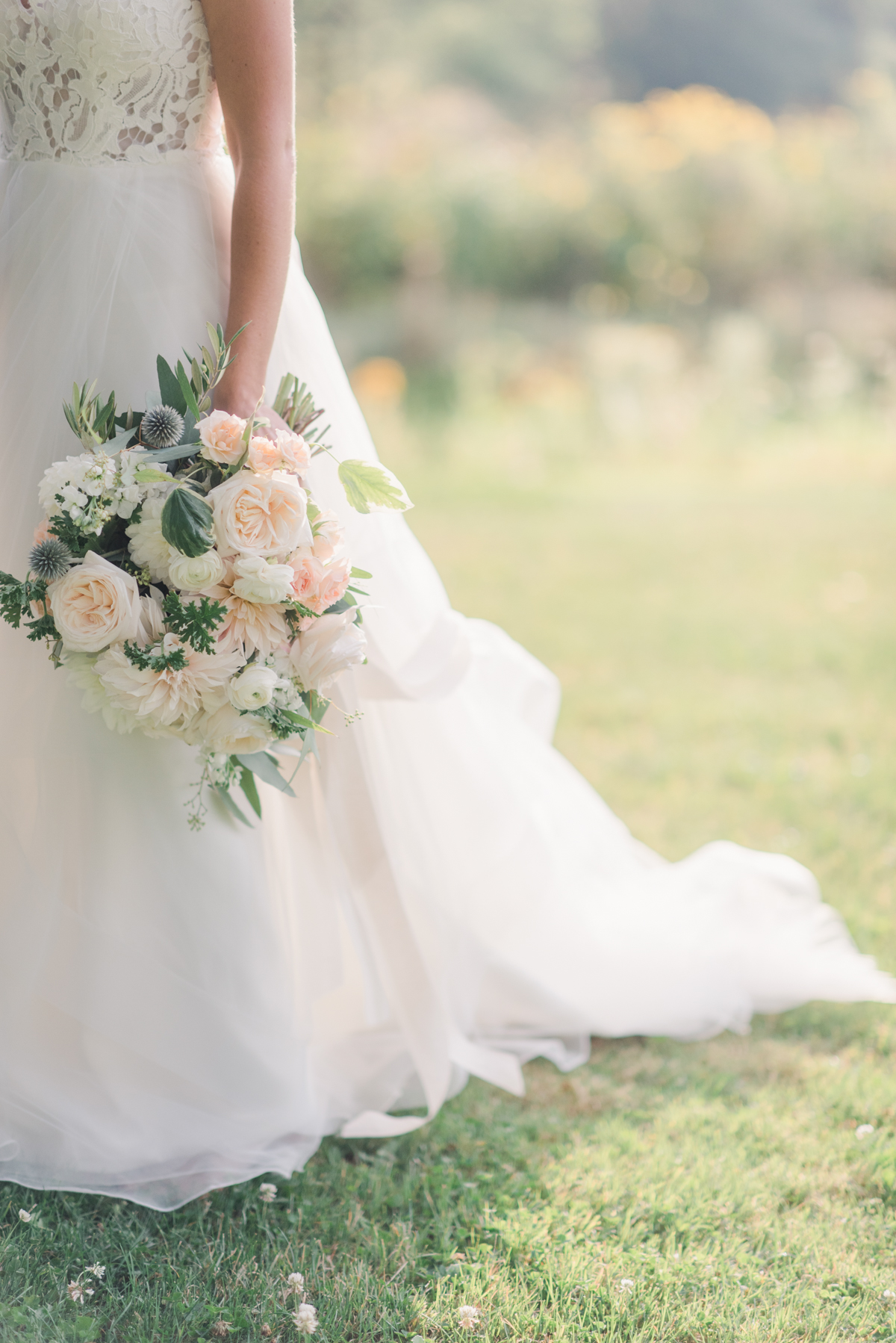 acacia ballroom wedding, cleveland wedding, blush garden wedding, bride, wedding flowers, bridal bouquet