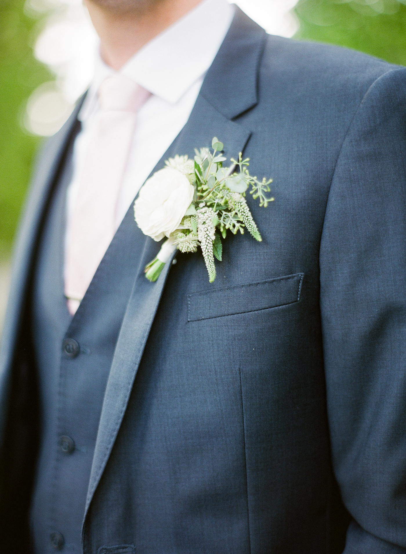 cleveland wedding, stan hywet wedding, film wedding photography, tux, suit, groom, wedding flowers