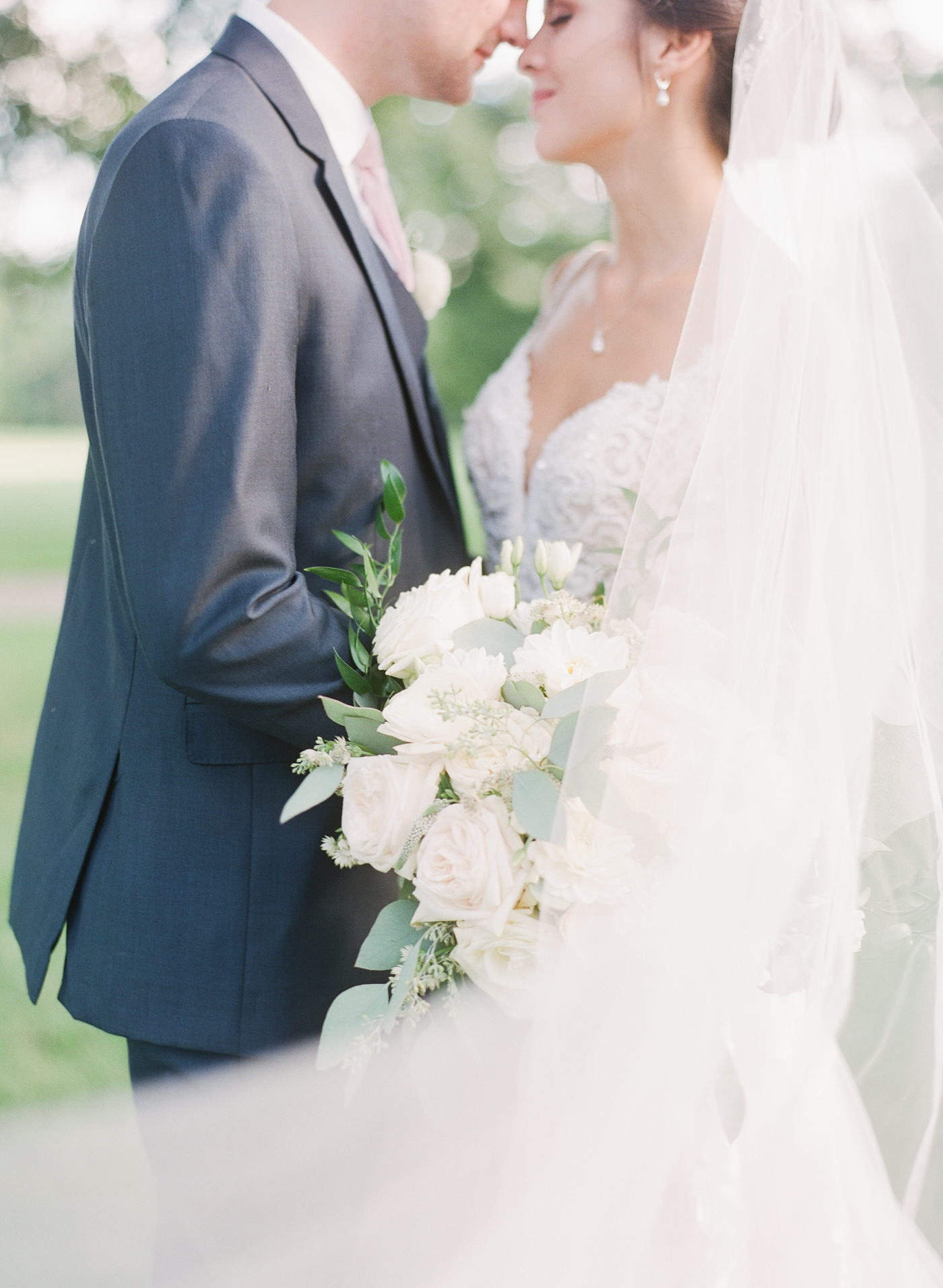 cleveland wedding, stan hywet wedding, film wedding photography, wedding flowers, bouquet, veil