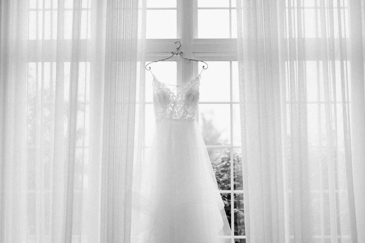 acacia ballroom wedding, cleveland wedding, wedding dress, hayley paige wedding dress